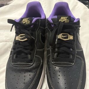 Men's Black & Purple Low-Top Sneakers
